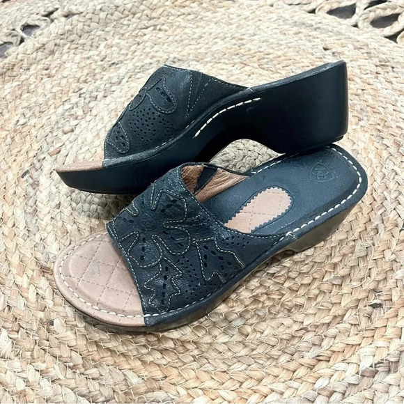 Ariat Floral Clog Slide Sandals With Center Stamped Logo Size 6B - Picture 3 of 6